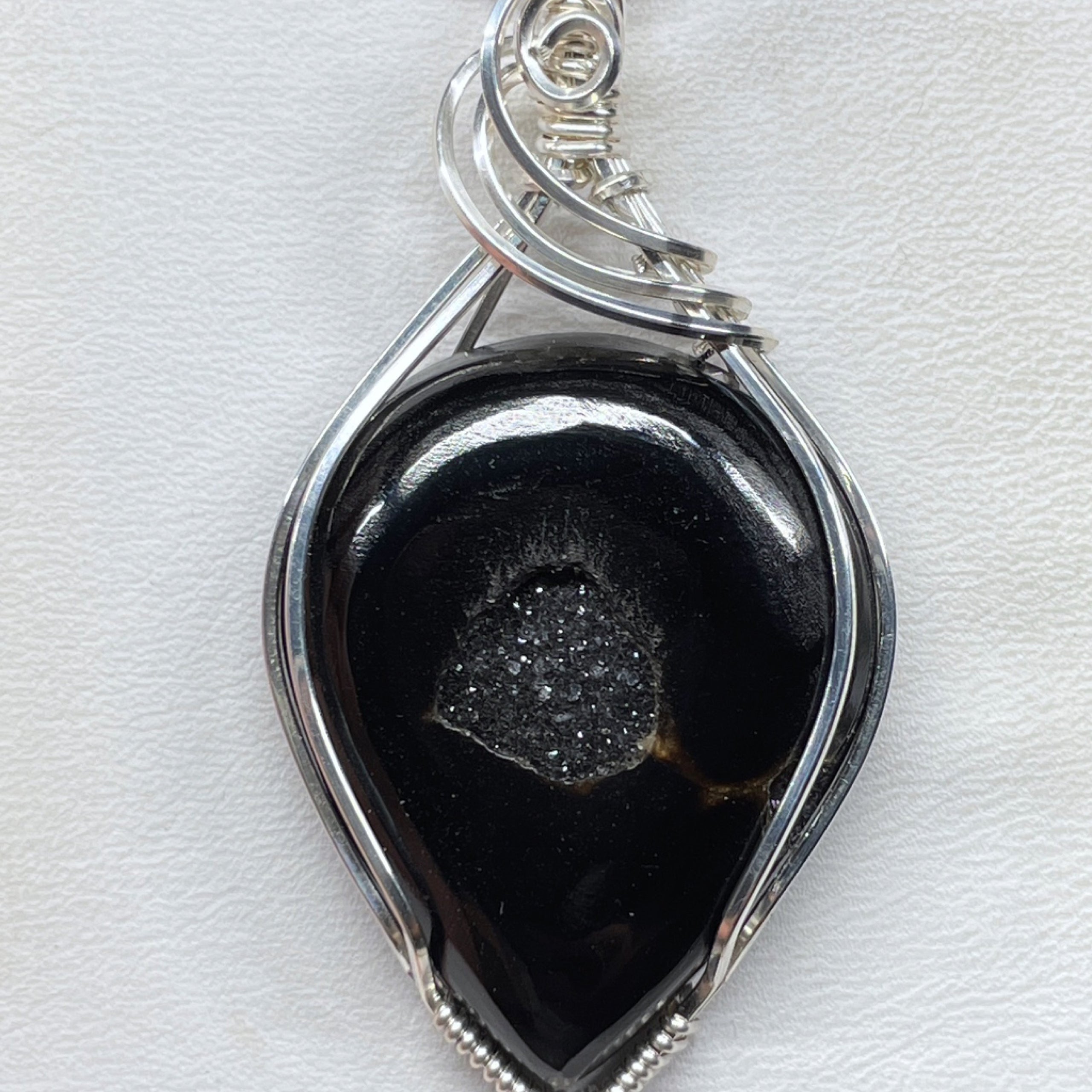 Black Agate w Druzy SEASIDE CRYSTALS DESIGNS